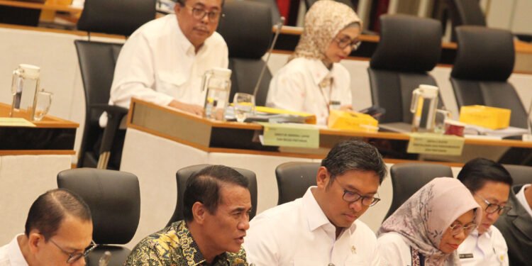 Skandal Beras Oplosan Rugikan Negara Hingga 99 Triliun. ( SinPo.id)