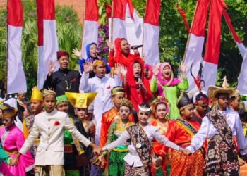 Ilustrasi Masyarakat Indonesia, Sumber: Kumparan