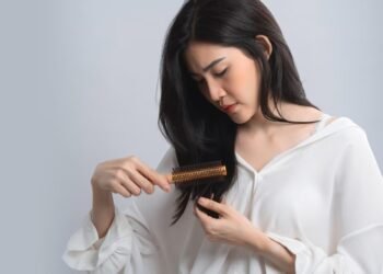 Ilustrasi rambut rapuh, sumber: Dove