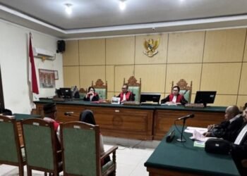 Dua terdakwa kasus investasi bodong ayam potong deris (Apderis) dituntut pasal berlapis
