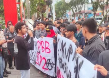 15 Organisasi Gelar Aksi Desak Pembatalan Kenaikan PBB-P2 di Balikpapan