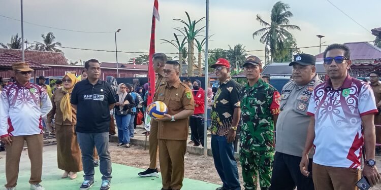 Turnamen Voli Putri Se-Kecamatan Teluk Pandan Resmi Dibuka oleh Wakil Bupati