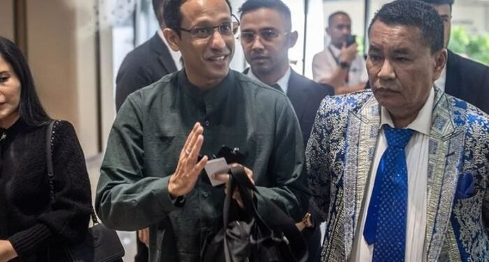 Nadiem Makarim Eks Mendikbudristek didampingi Kuasa Hukumnya Hotman Paris. (Ist)