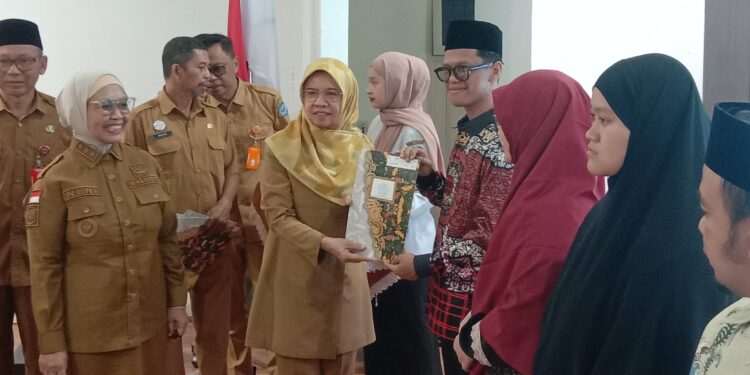 Wali Kota Bontang, Neni Berikan Bonus Rp1,23 Miliar untuk Peserta MTQ