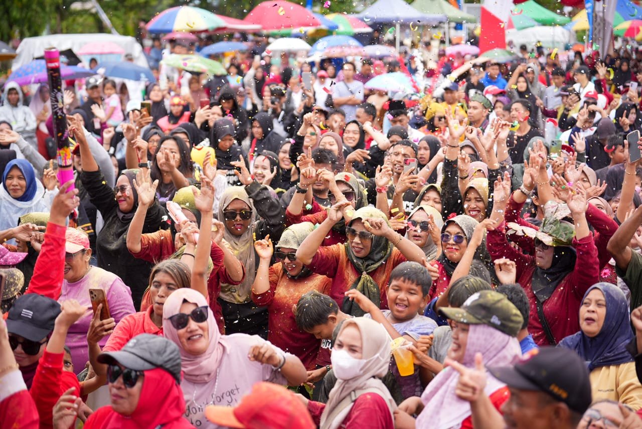 Karnaval Kemerdekaan di Bontang bersma Pupuk Kaltim