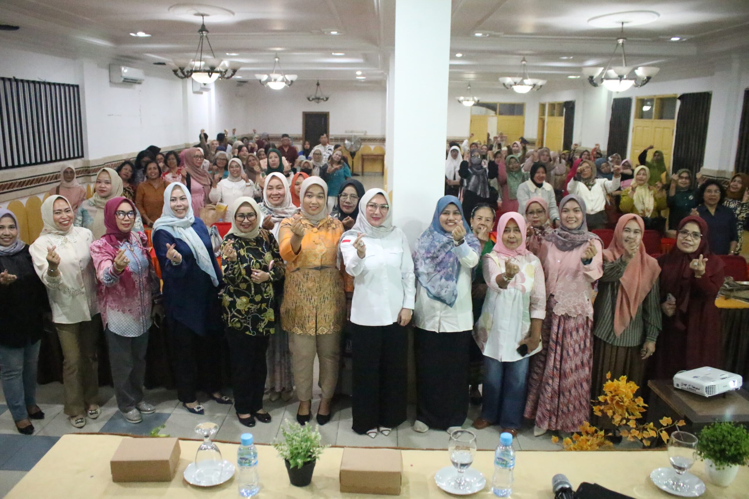 Anggota DPRD Provinsi Kalimantan Timur, Shemmy Permata Sari, menggelar sosialisasi Peraturan Daerah (Perda)