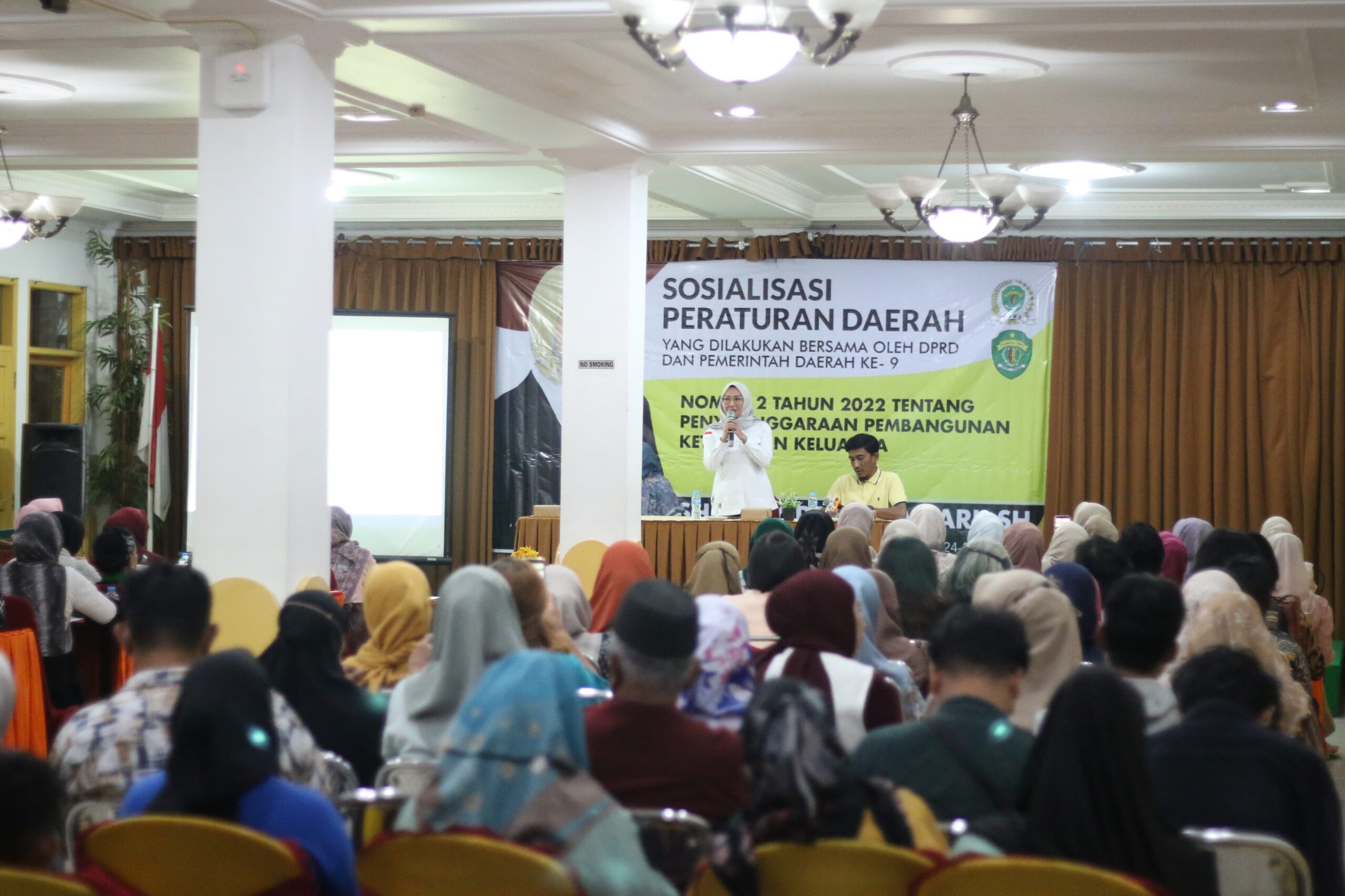 Anggota DPRD Provinsi Kalimantan Timur, Shemmy Permata Sari, menggelar sosialisasi Peraturan Daerah (Perda) ke- 9.