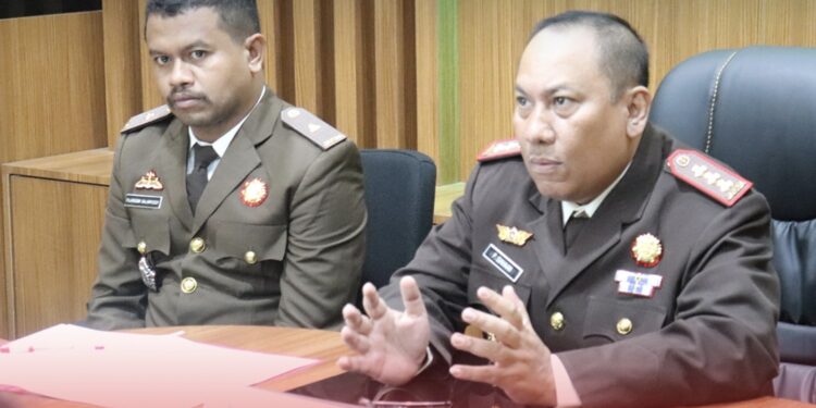 Konferensi pers Kepala Kejari Bontang, Pilipus Siahaan