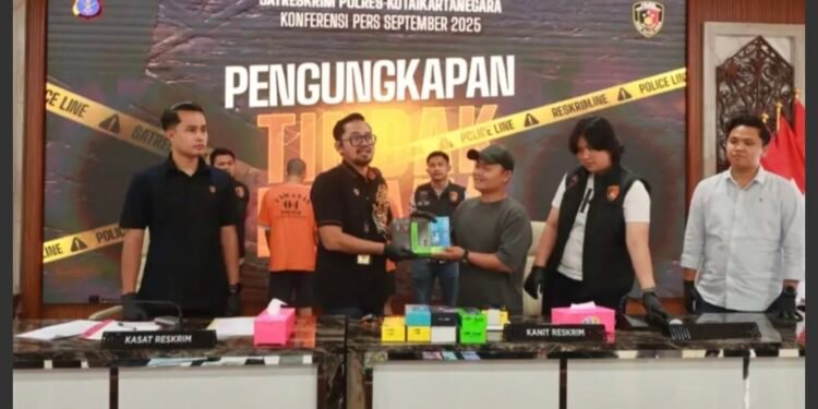 Polres Kukar Ungkap Kasus Penipuan Rp1,5 M dan Pencurian 14 HP
