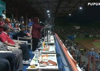 Sambutan Wali Kota Bontang, Neni dalam acara penutupan liga final Pupuk Kaltim, Tanjung Laut vs Loktuan