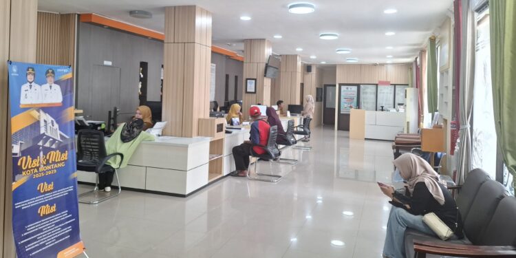 Kondisi pelayanan di Kantor DPMTSP Bontang