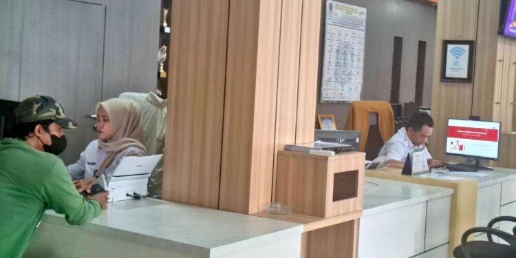 Kondisi pelayanan di Kantor DPMPTSP Bontang