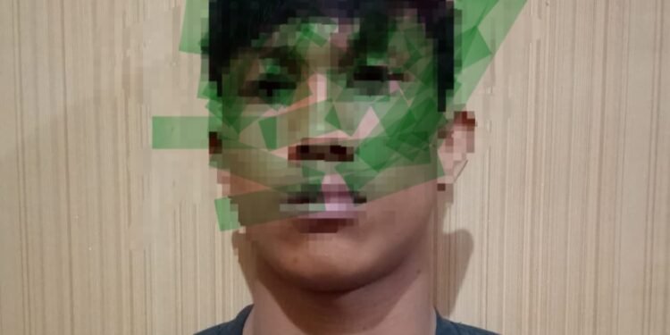 Pelaku berinisial MJ (19), warga Kelurahan Bontang Baru, ditangkap saat hendak mencuri di Masjid Al-Mu’min