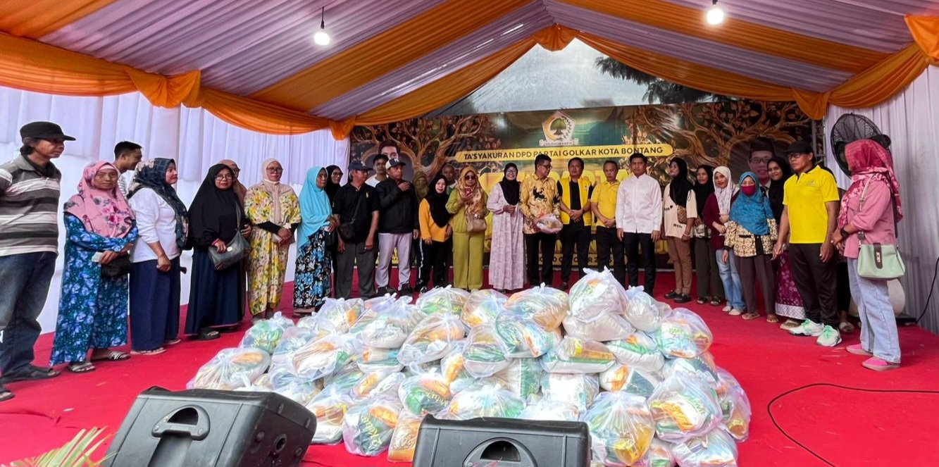 DPD Golkar Bontang Rayakan HUT ke-61 dengan Tebar Sembako untuk Warga
