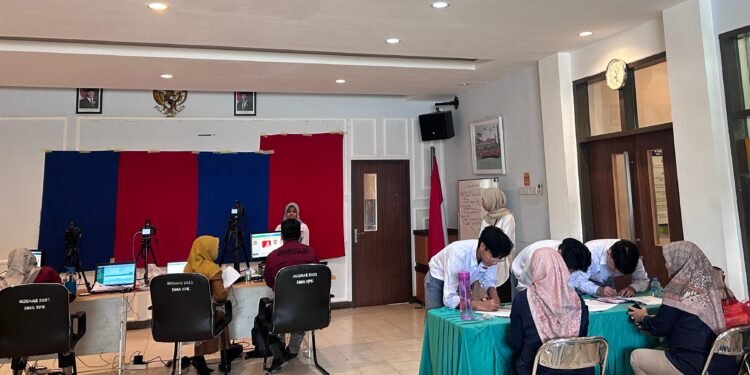 Permudah Pelajar Bontang Rekam e-KTP, Dukcapil Goes to School Kembali Sambangi Sekolah