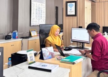 Layanan administrasi Dinas Penanaman Modal dan Pelayanan Terpadu Satu Pintu Kota Bontang.