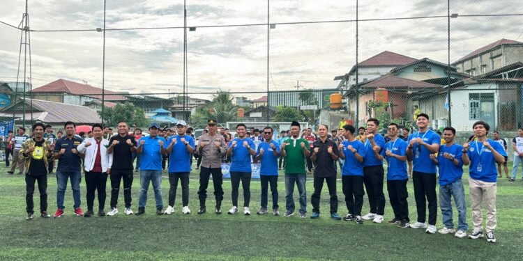 Foto bersama Ketua DPRD Bontang, Andi Faiz Sofyan, para OKP, dan Panitia KNPI
