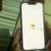 Masyarakat saat membuka aplikasi IKD pada smartphone