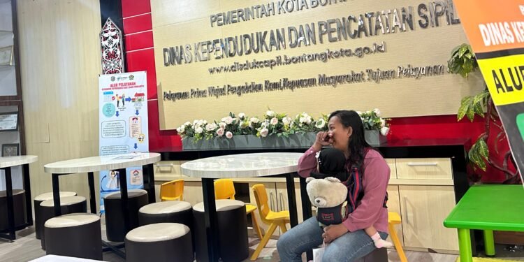 Ruang tunggu Disdukcapil Bontang