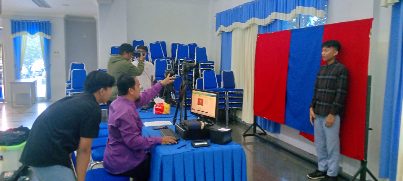 Disdukcapil saat melakukan Perekaman SMA Negeri 1 Bontang