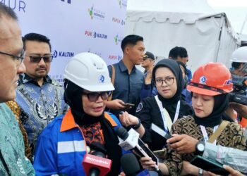 Wali Kota Bontang, Neni Moerniaeni saat ditanyakan wartawan soal serap tenaga kerja di pabrik Soda Ash