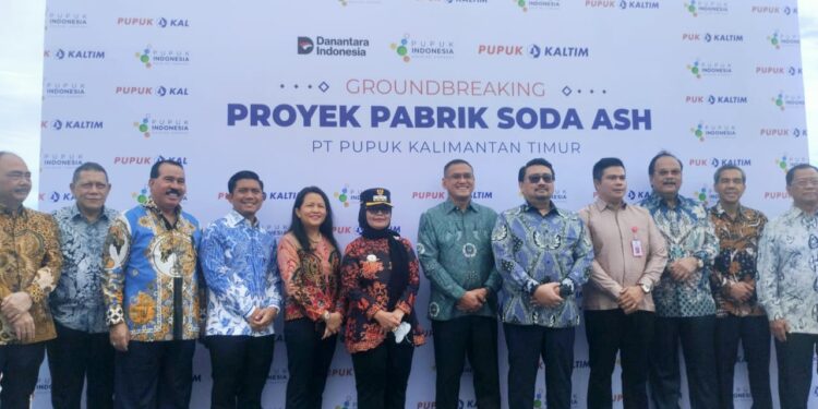 PT Pupuk Kaltim (PKT) dan Pemkot Bontang resmi memulai pembangunan pabrik soda ash