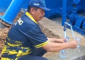 Beberapa waktu lalu, Direktur Perumdam Tirta Taman Kota Bontang Suramin, memberikan tanggapan serta edukasi untuk pelanggan agar segera melaporkan apabila ada keluhan terkait distribusi air atau kualitas air yang tidak sesuai.