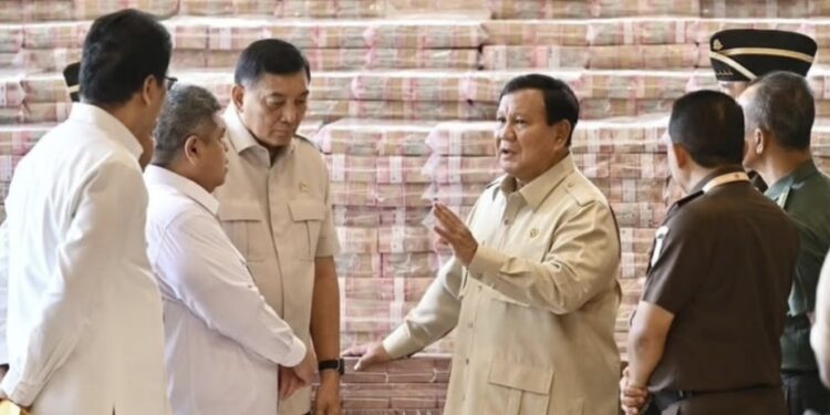 Presiden Prabowo Saksikan Penyerahan Uang Sitaan Rp13 Triliun Kasus Korupsi CPO