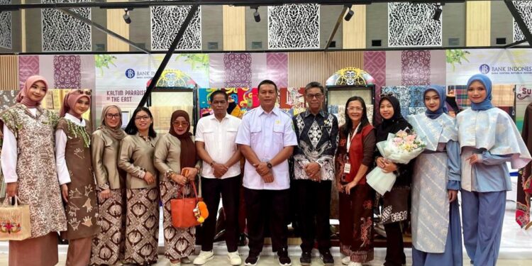 Desainer Muda Kutai Timur Angkat Wastra Khas Daerah di Ajang “Kaltim Paradise of The East 2025”