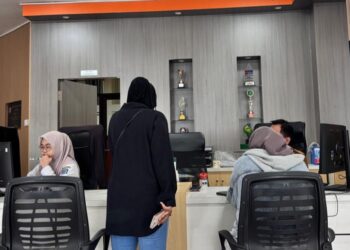Pelayanan di Kantor Dinas Penanaman Modal dan Pelayanan Terpadu Satu Pintu, Bontang.