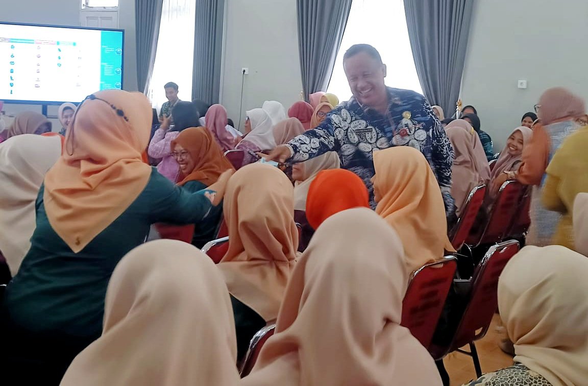 Kepala Dinkes Bontang, Bahtiar Mabe, saat hadir di kegiatan Gerakan Posyandu Aktif