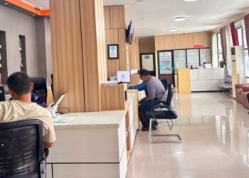 Pelayanan di Kantor DPMPTSP Kota Bontang.