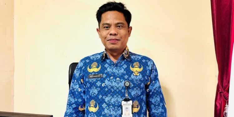 Penata Perizinan Ahli Muda Bidang Kesehatan Lingkungan, DPMPTSP Bontang, Sofyansyah.