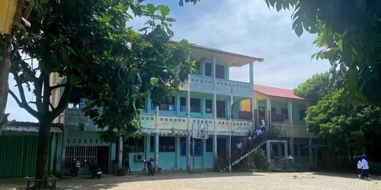Ilustrasi sekolah SMP di Kota Bontang