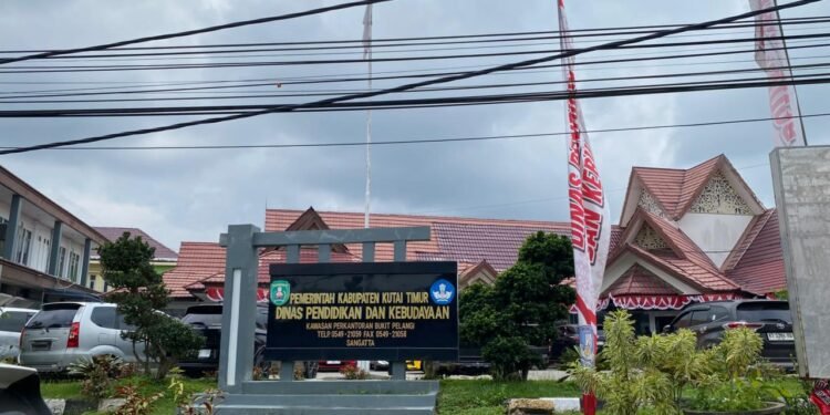 Kantor Dinas Pendidikan dan Kebudayaan (Disdikbud),