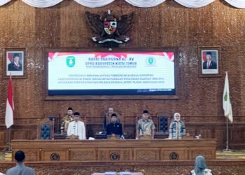Rapat Paripurna ke-XV yang digelar di Ruang Sidang Utama DPRD Kutim, Kamis (27/11/2025).