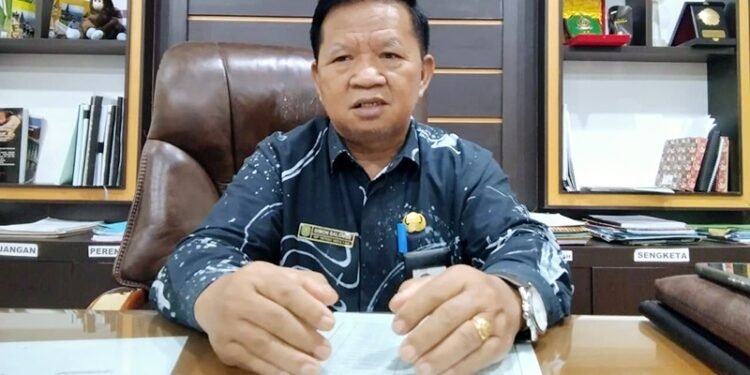 Kepala Dinas Pertanahan Kutim, Simon Salombe