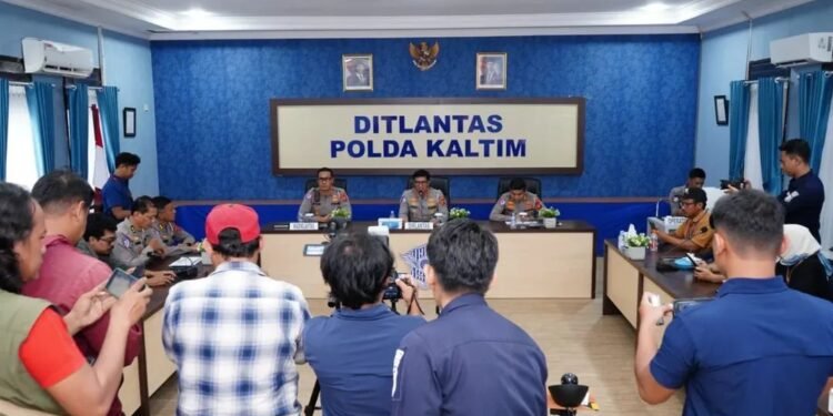 Polda Kalimantan Timur menggelar Konferensi Pers terkait hasil Operasi Zebra Mahakam 2025