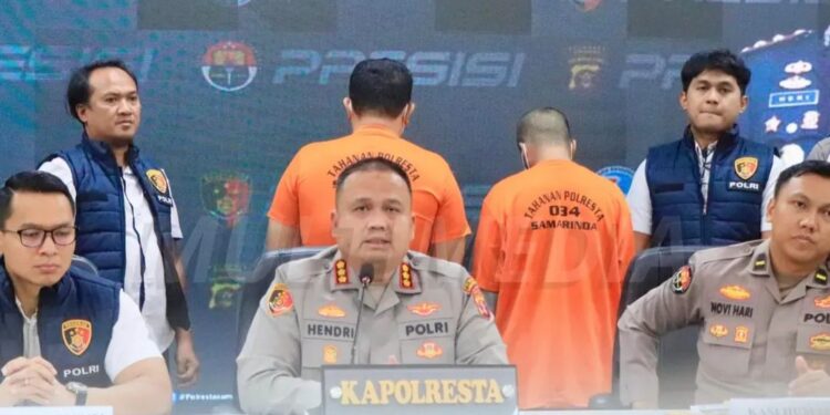Kapolresta Samarinda Kombes Pol Hendri Umar pimpin konferensi pers soal kasus korupsi