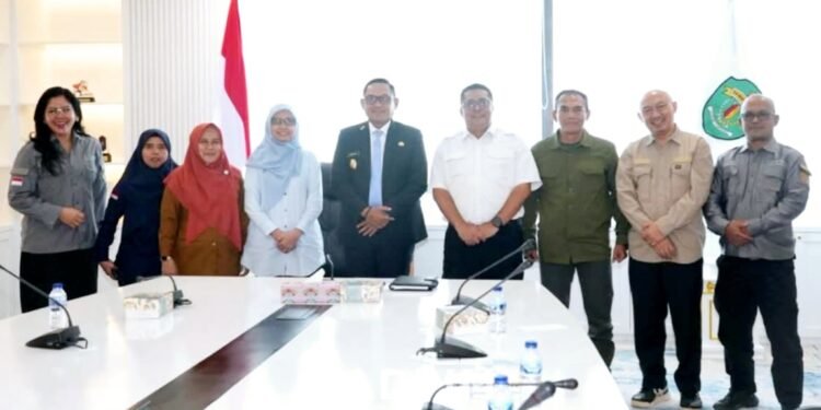 Wakil Gubernur Kaltim Seno Aji lakukan pertemuan bersama Dirjen Lahan dan Irigasi Pertanian Kementan RI, Hermanto, di Samarinda, Selasa (9/12/2025).