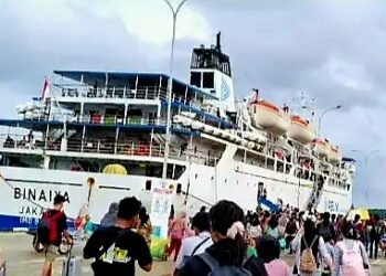 Situasi para penumpang di pelabuhan Loktuan Bontang. (Dok:Cuitan)