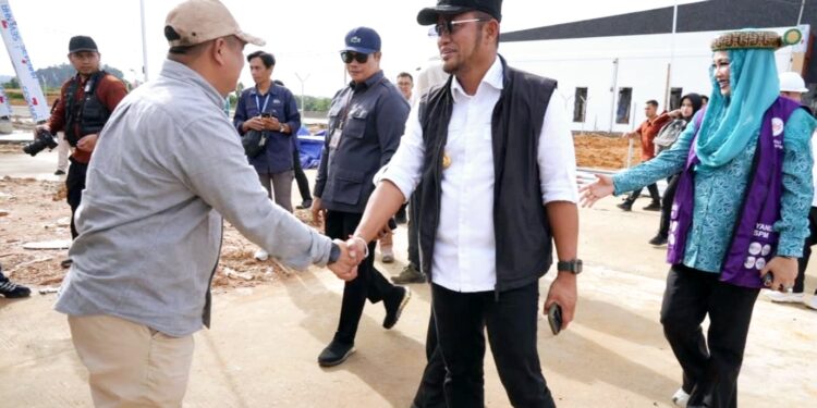 Gubernur Kaltim Rudy Mas’ud lakukan kunjungan Bandara Ujoh Bilang di Kecamatan Long Bagun, Mahakam Ulu