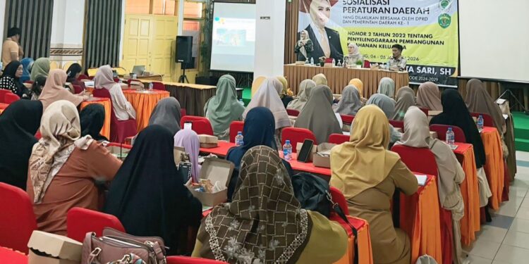 Anggota DPRD Kalimantan Timur, Shemmy Permata Sari (SPS) terus aktif mendekatkan diri dengan masyarakat di daerah pemilihannya.