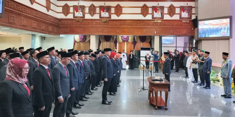 Sebanyak 164 pejabat administrasi dan pengawas resmi dilantik dan diambil sumpahnya, Senin (26/1/2026).