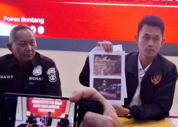 Konferensi Pers Polres Bontang soal kasus kayu ilegal
