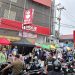Ramainya warga berburu takjil hari pertama buka puasa