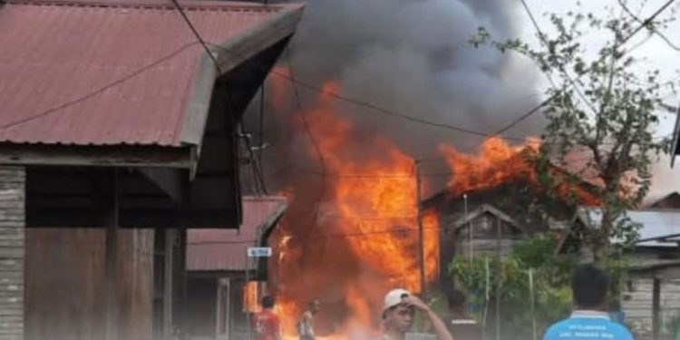 Kebakaran rumah di Desa Muara Wis RT 001 Kukar