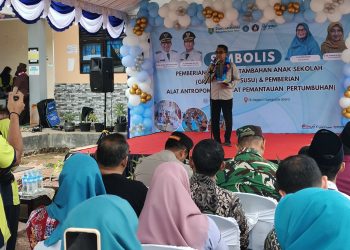 Bupati Kutai Timur Ardiansyah Sulaiman membuka kegiatan simbolis pemberian susu gratis tambahan anak sekolah dan pemberian alat antropometri di TK Negeri 1 Sangatta, Jum'at (13/2/2026).