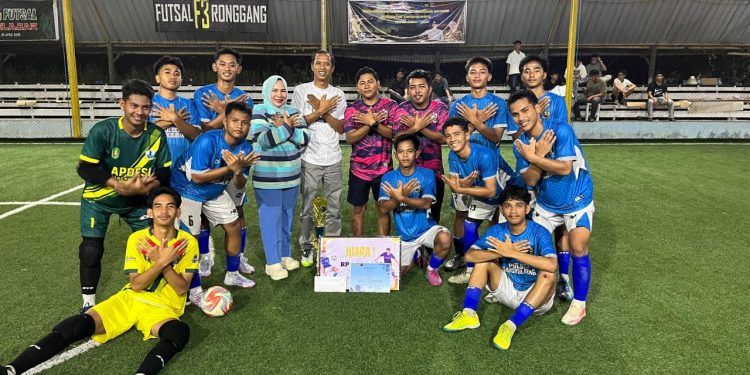 Tim Enggang Sangsaka Polsek Sangkulirang FC keluar sebagai juara satu pada Turnamen Futsal Pelajar Sangsaka Kaukar Kecamatan Sangkulirang Tahun 2026. (Dok. Polsek Sangkulirang)