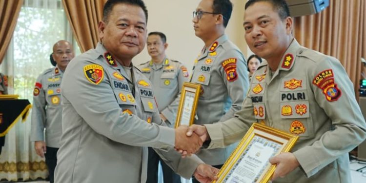 Polres Kutim Cetak Prestasi, Sabet Dua Penghargaan di Rapim Polri 2026